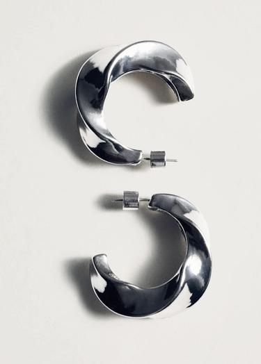  Mango Kadın Bükülmüş Halka Küpe Gümüş Rengi