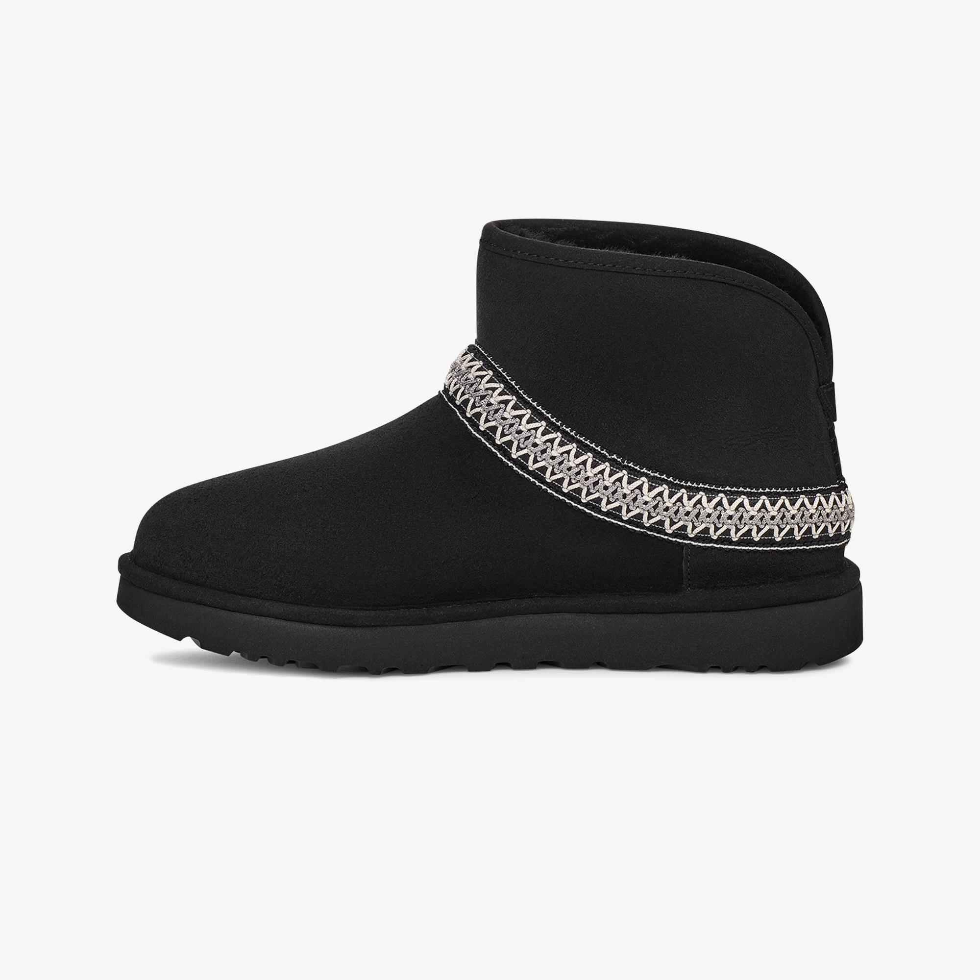 UGG Classic Mini Crescent Kadın Siyah Bot