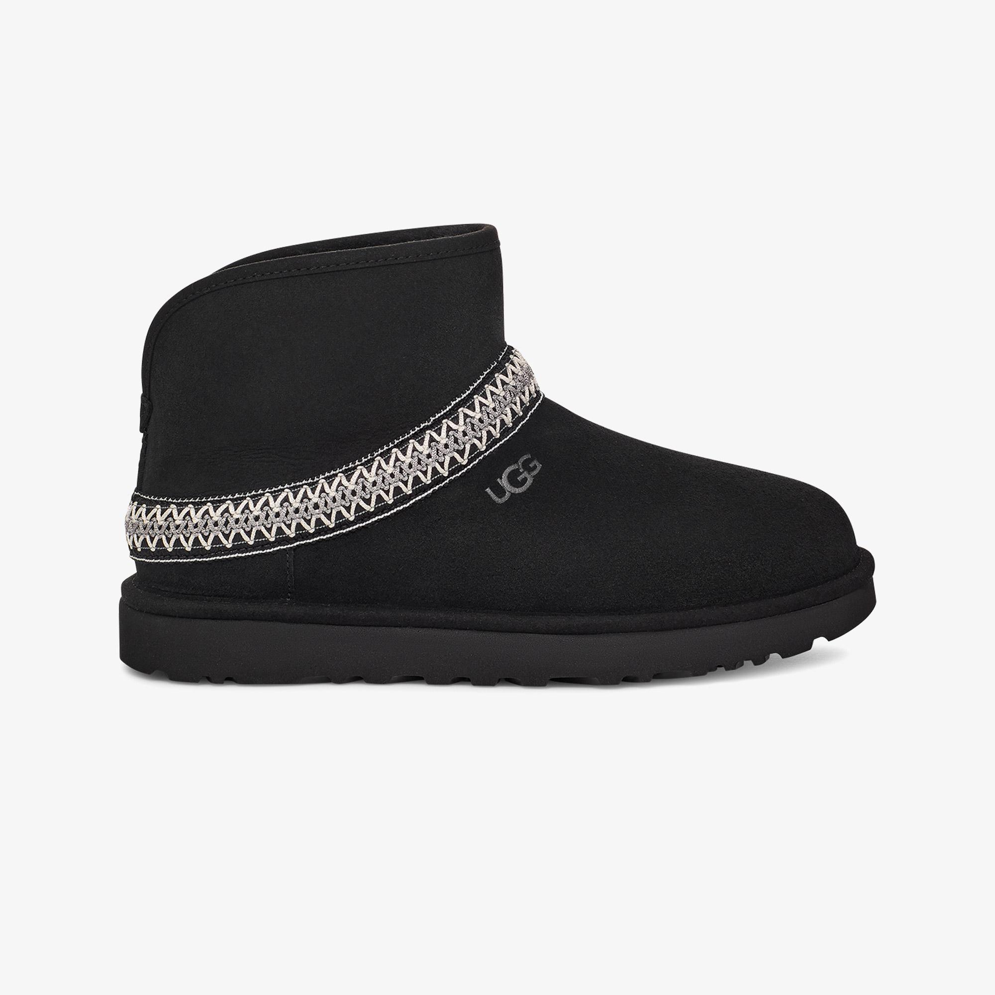 UGG Classic Mini Crescent Kadın Siyah Bot