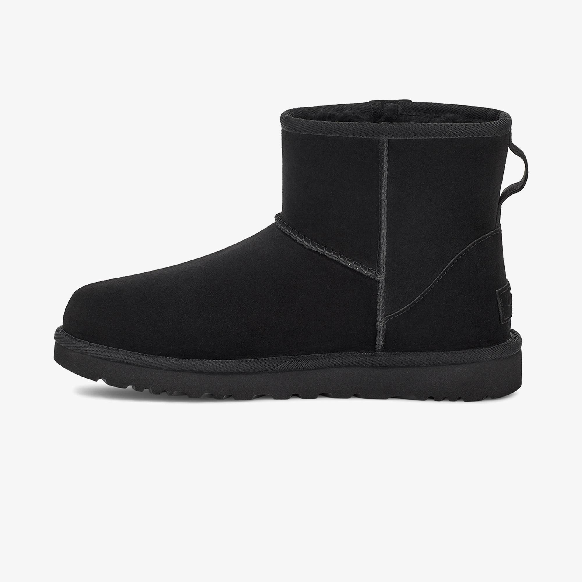 UGG Classic Mini Bailey Zip Kadın Siyah Bot