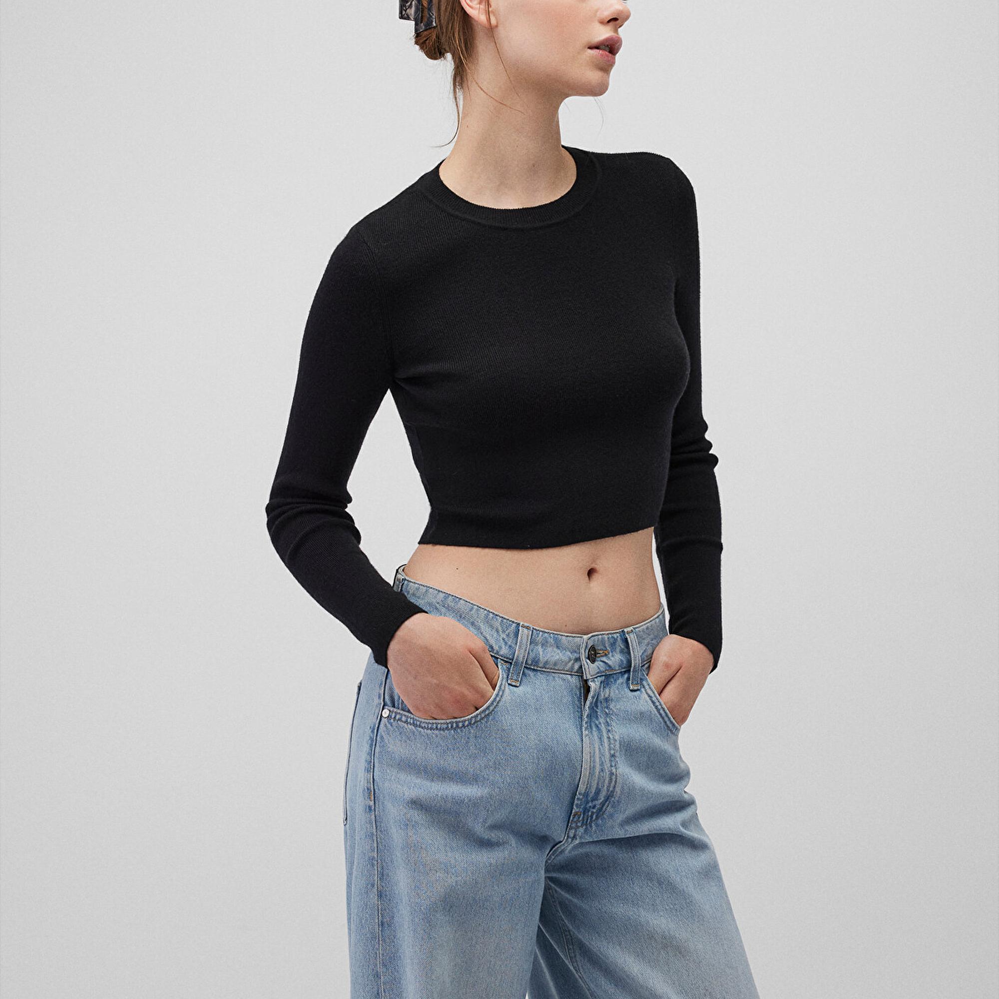 Mavi Bisiklet Yaka Siyah Crop Kazak Crop / Kısa Kesim 1710474-900