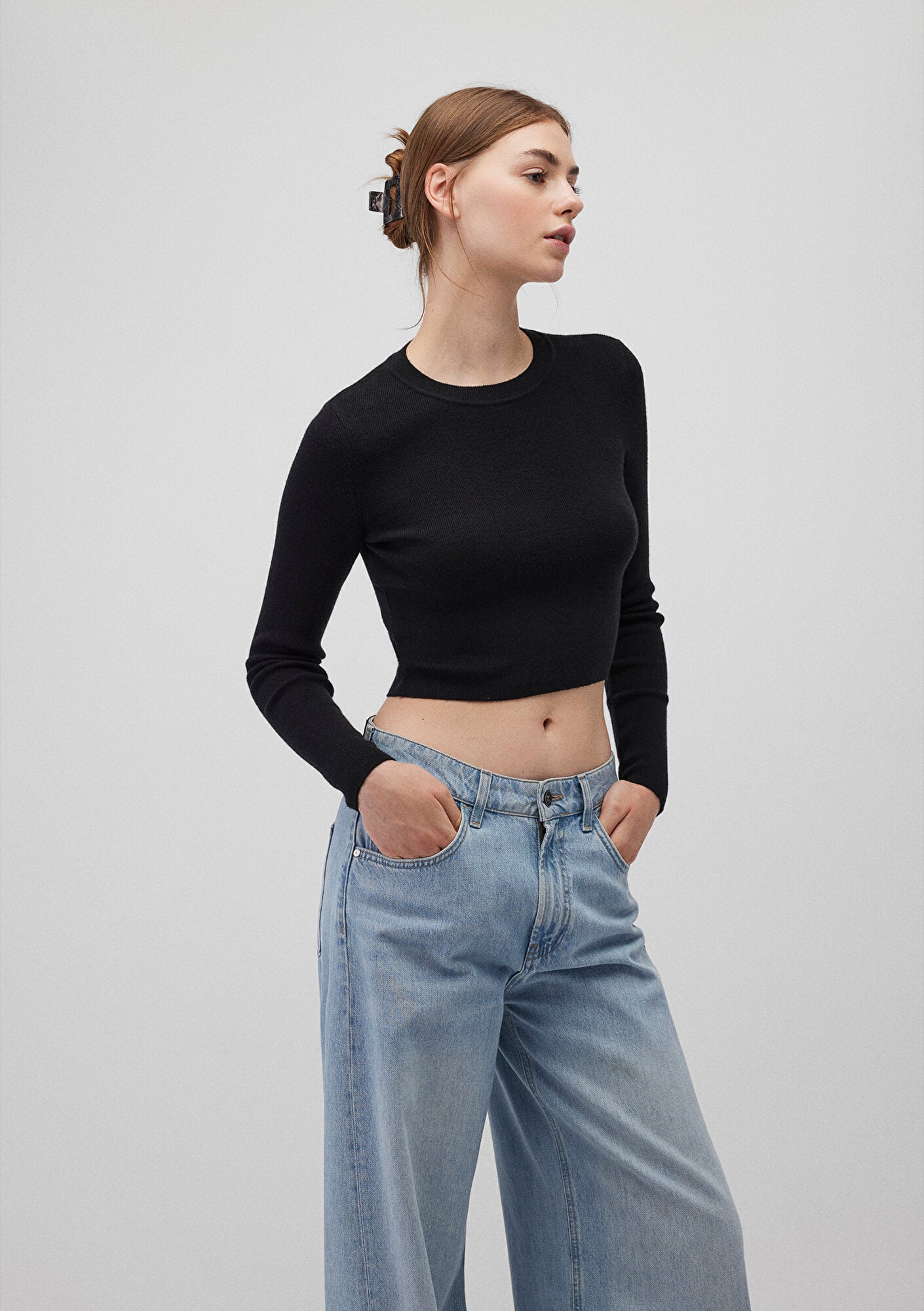  Mavi Bisiklet Yaka Siyah Crop Kazak Crop / Kısa Kesim 1710474-900