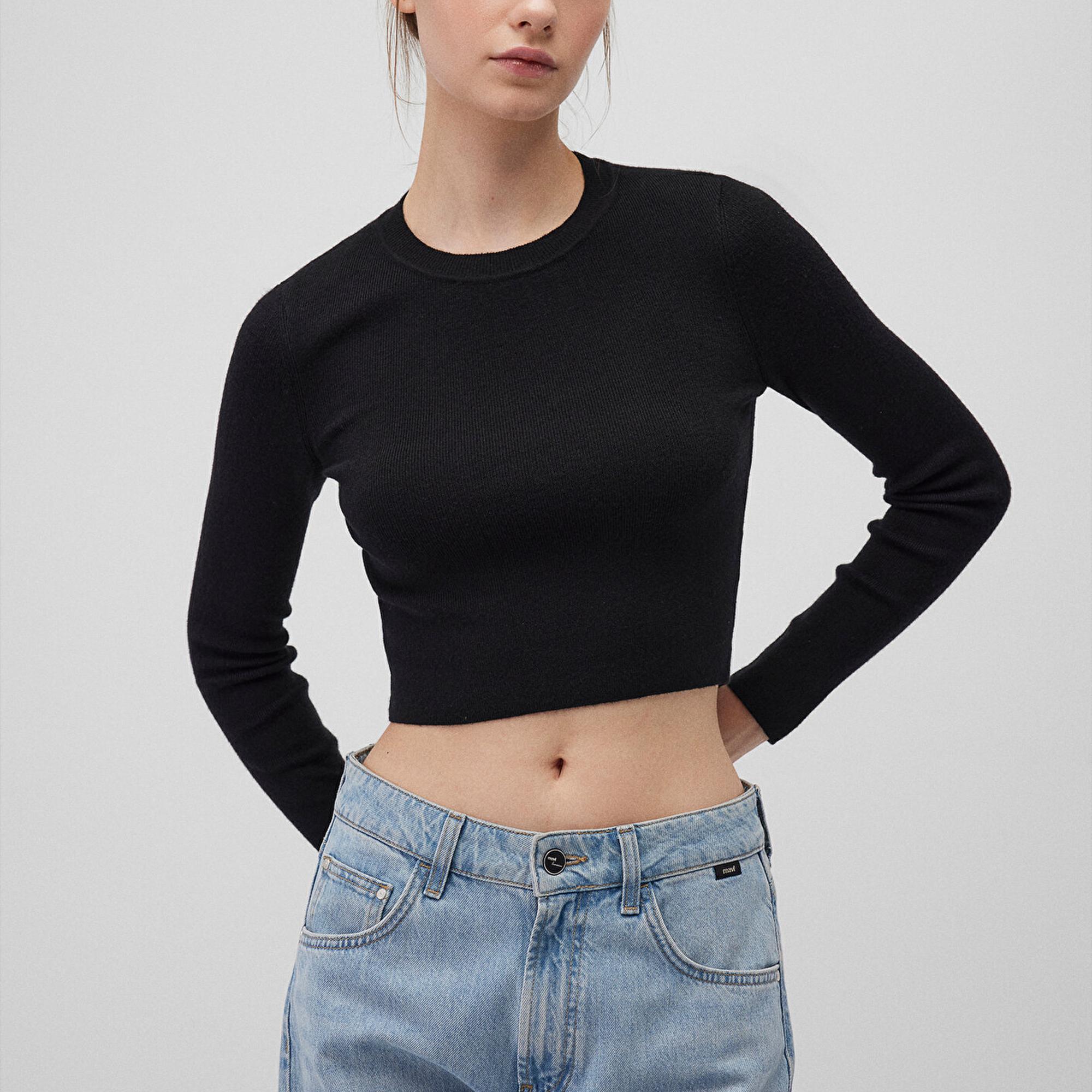 Mavi Bisiklet Yaka Siyah Crop Kazak Crop / Kısa Kesim 1710474-900