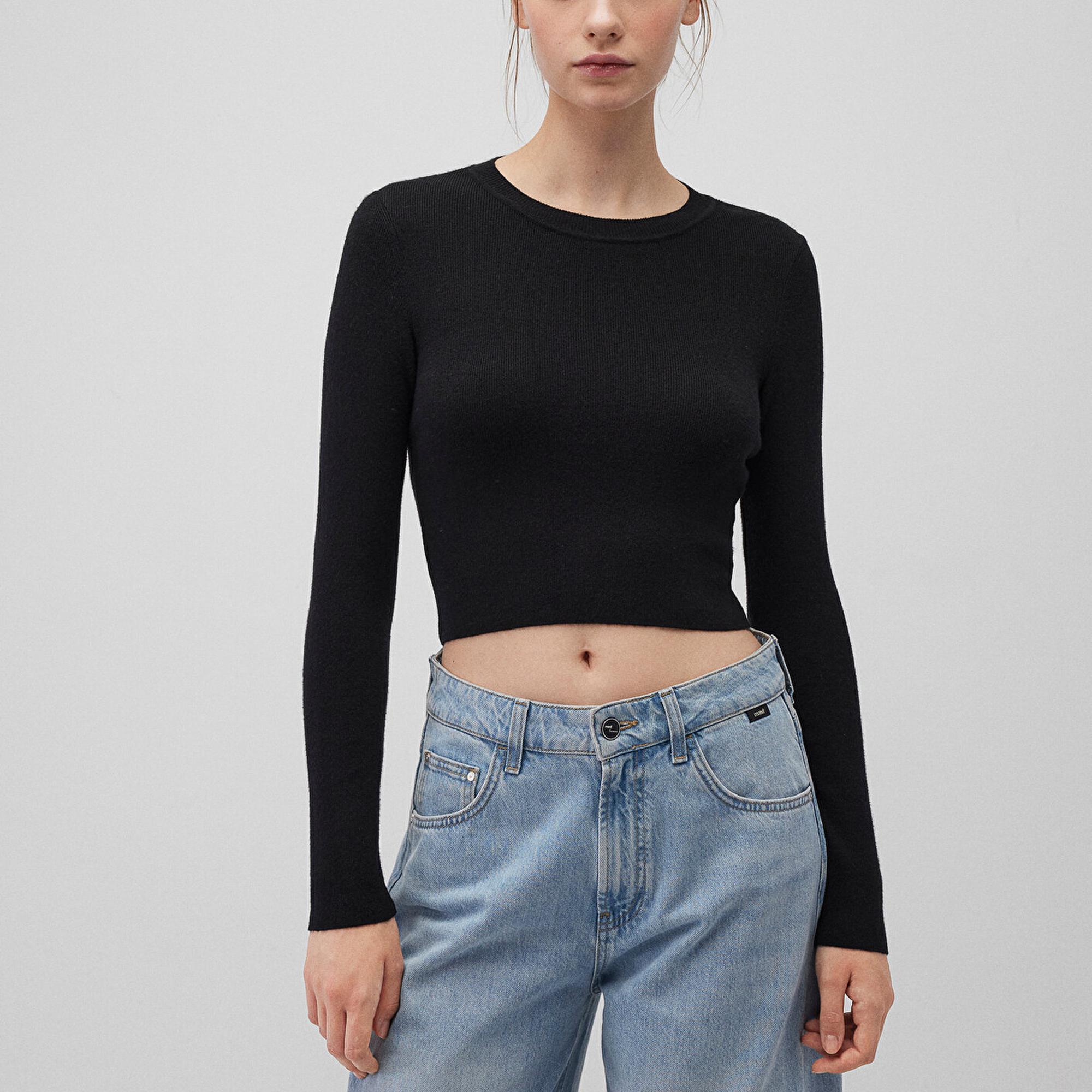 Mavi Bisiklet Yaka Siyah Crop Kazak Crop / Kısa Kesim 1710474-900