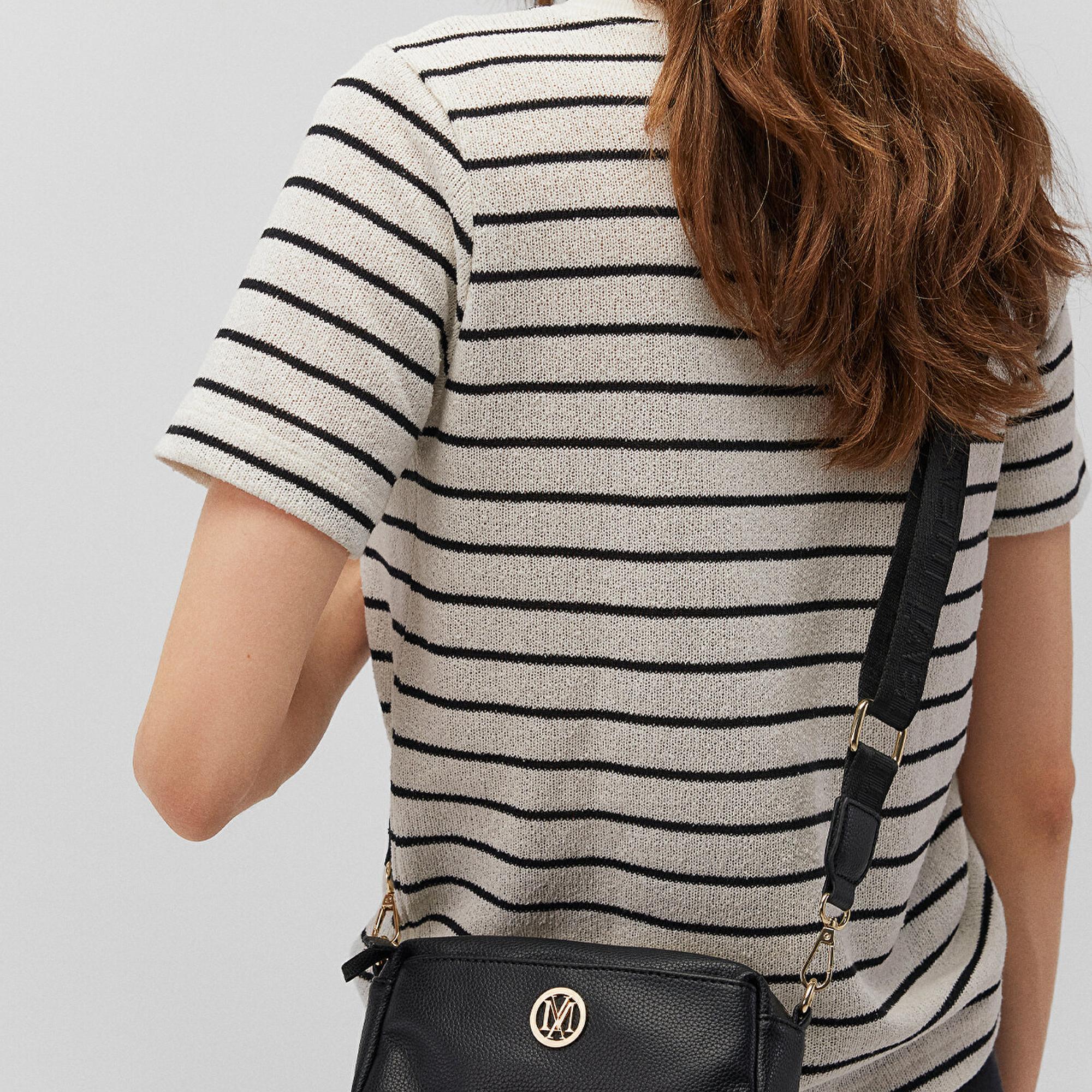 Mavi Mühür Logo Detaylı Siyah Çapraz Çanta 1912662-900