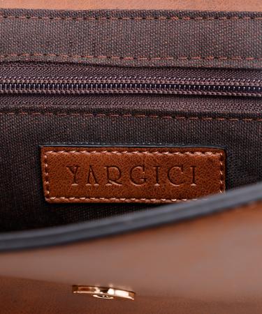  Deri Çapraz Çantası