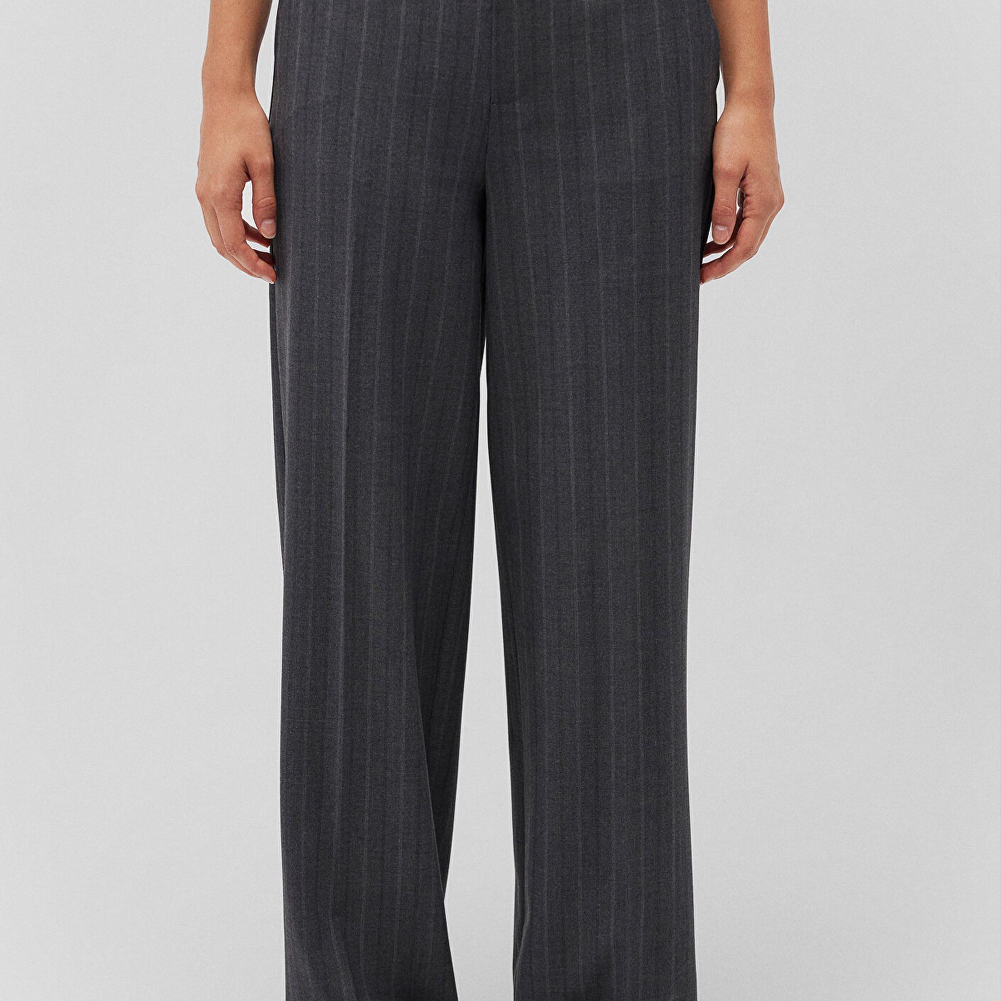 Mavi Çizgili Gri Pantolon 1010966-87977