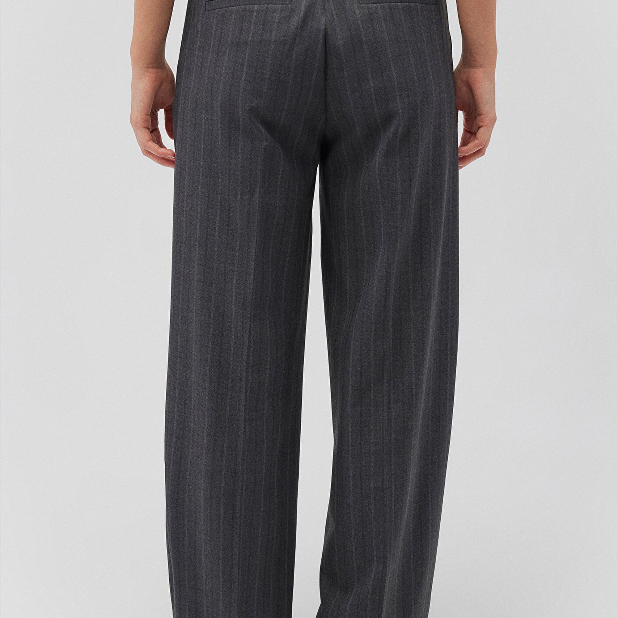 Mavi Çizgili Gri Pantolon 1010966-87977