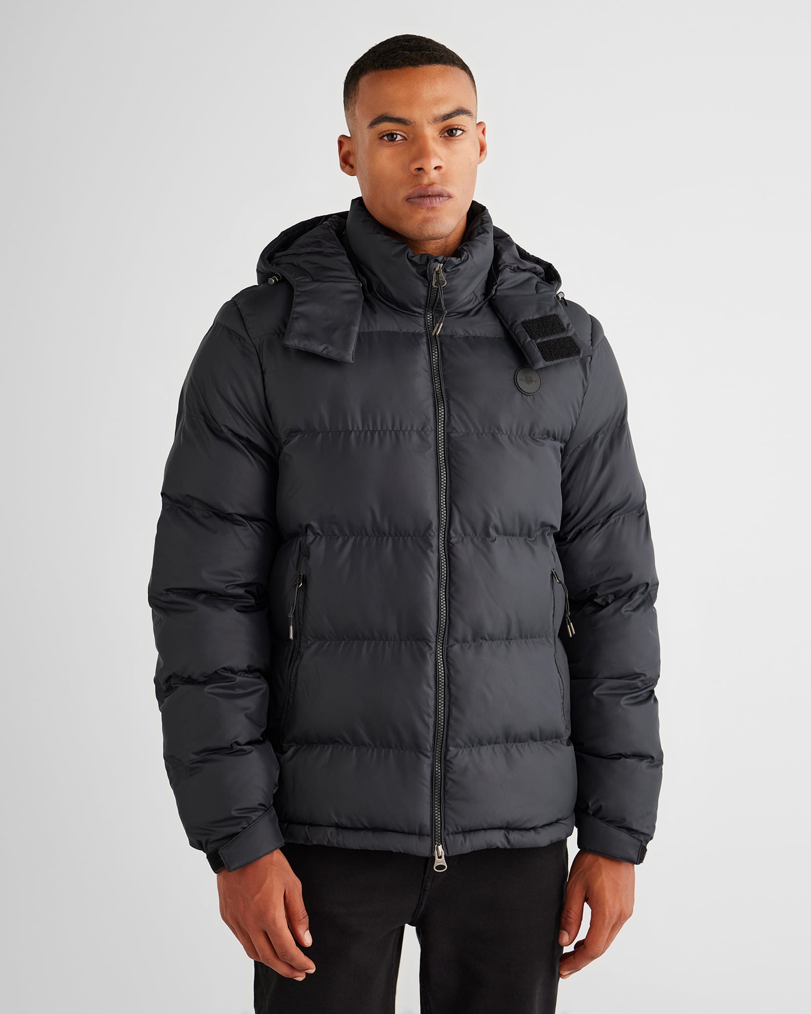  GANT Erkek Siyah Kapüşonlu Mont