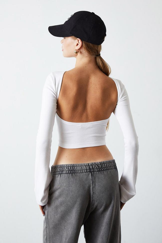  Sırt Dekolte Uzun Kollu Top