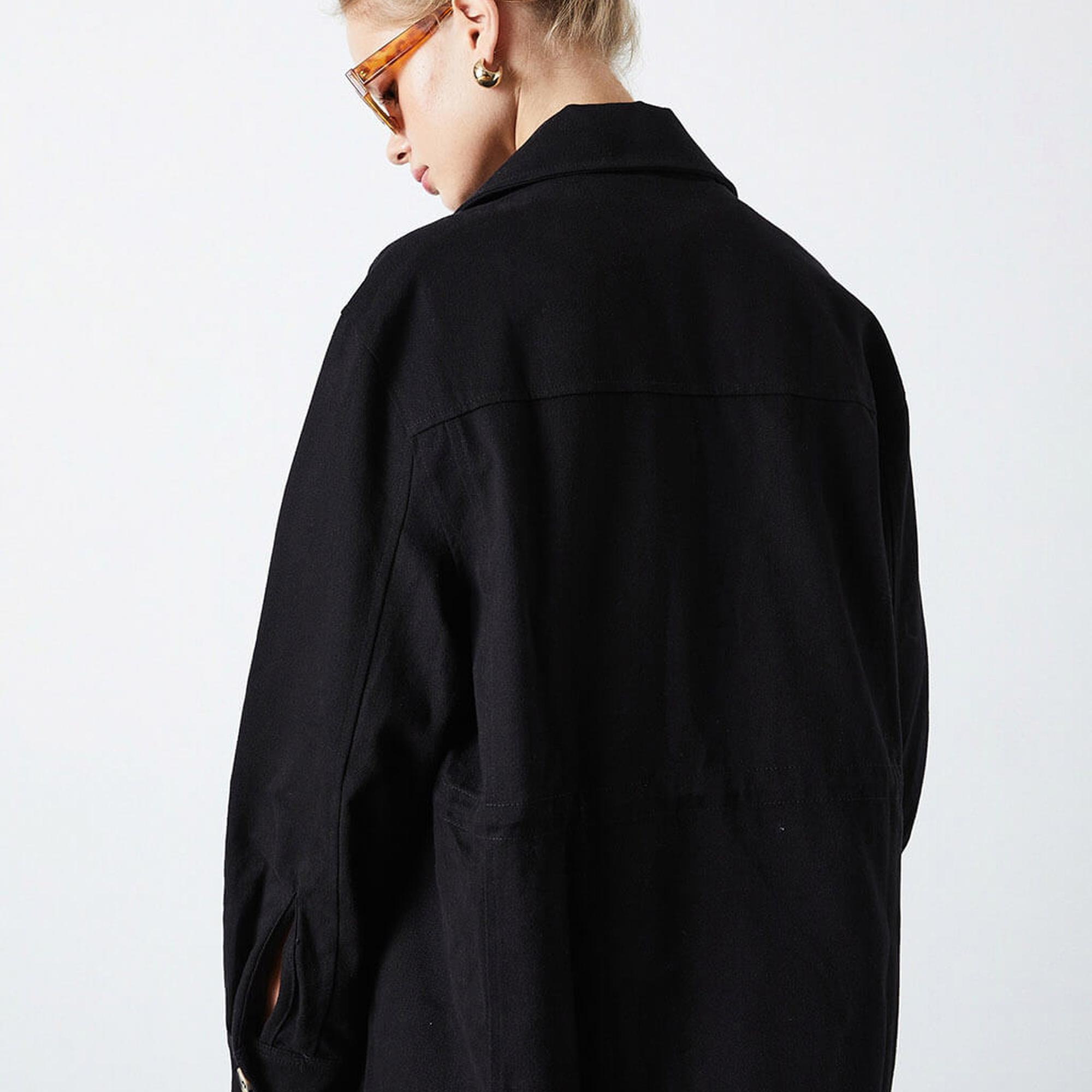 Cep Detaylı Gabardin Ceket