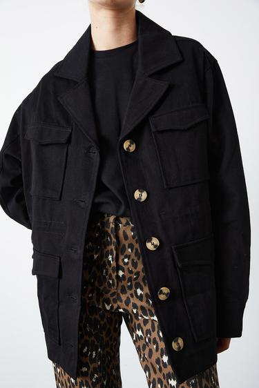  Cep Detaylı Gabardin Ceket