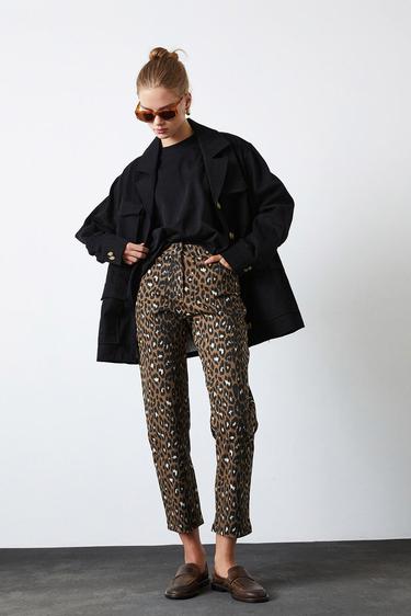  Cep Detaylı Gabardin Ceket