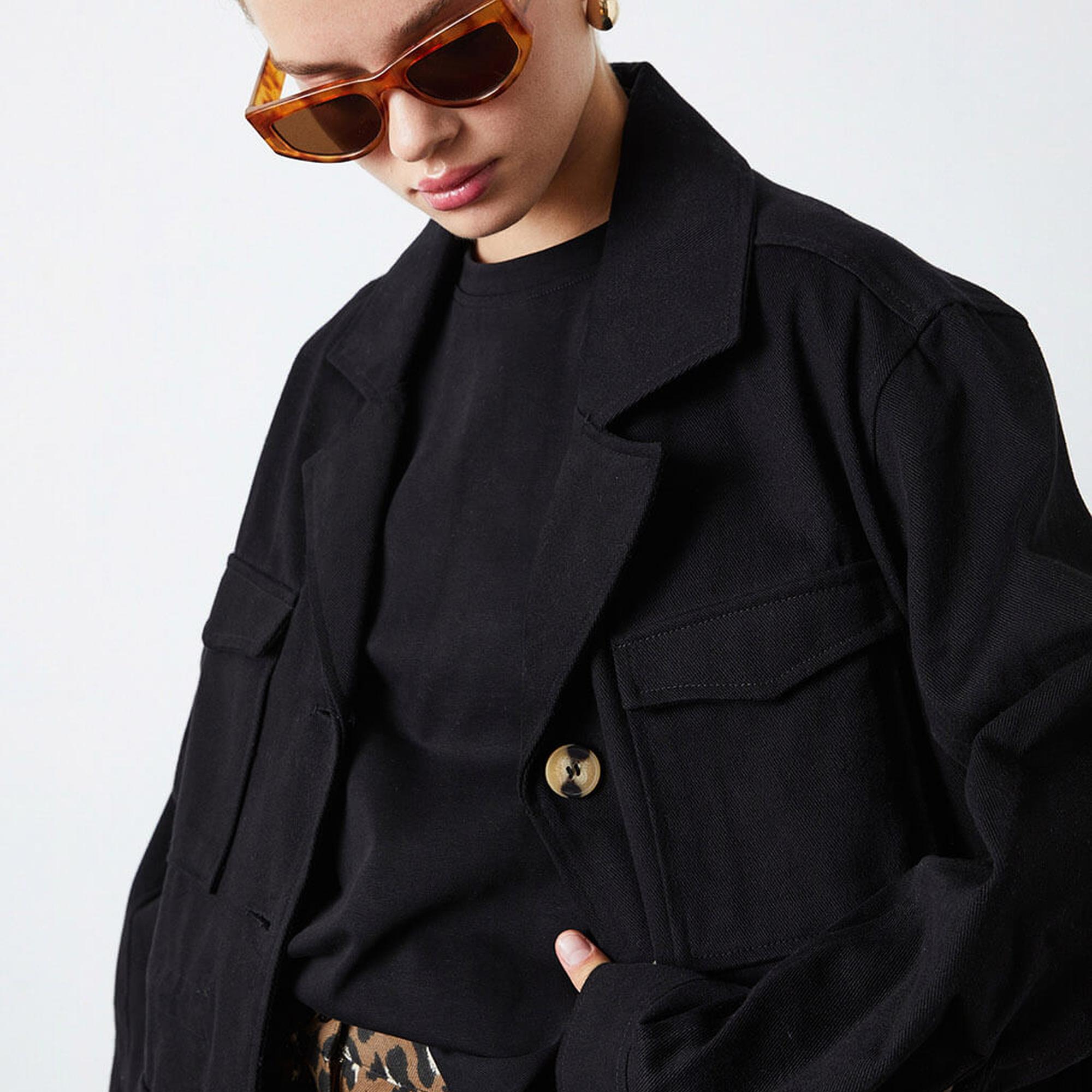 Cep Detaylı Gabardin Ceket