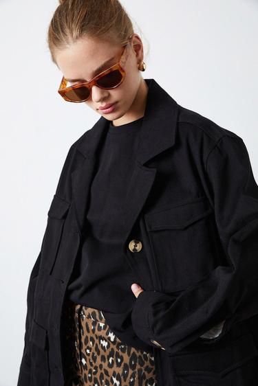  Cep Detaylı Gabardin Ceket