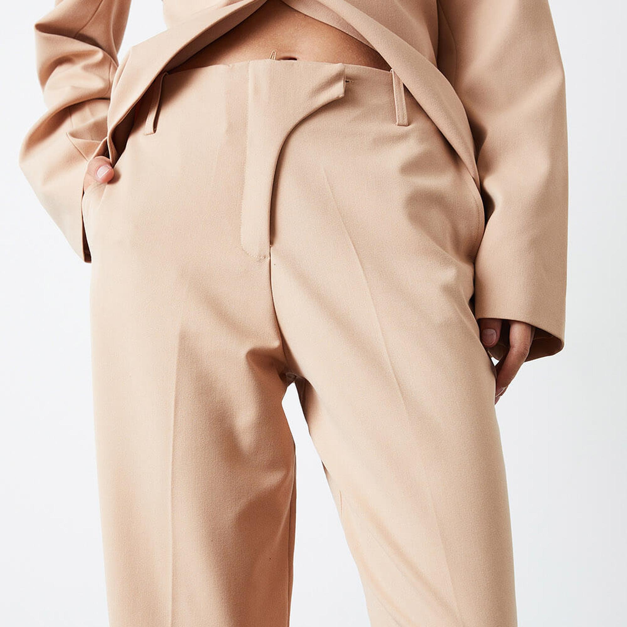 Bel Detaylı Pantolon