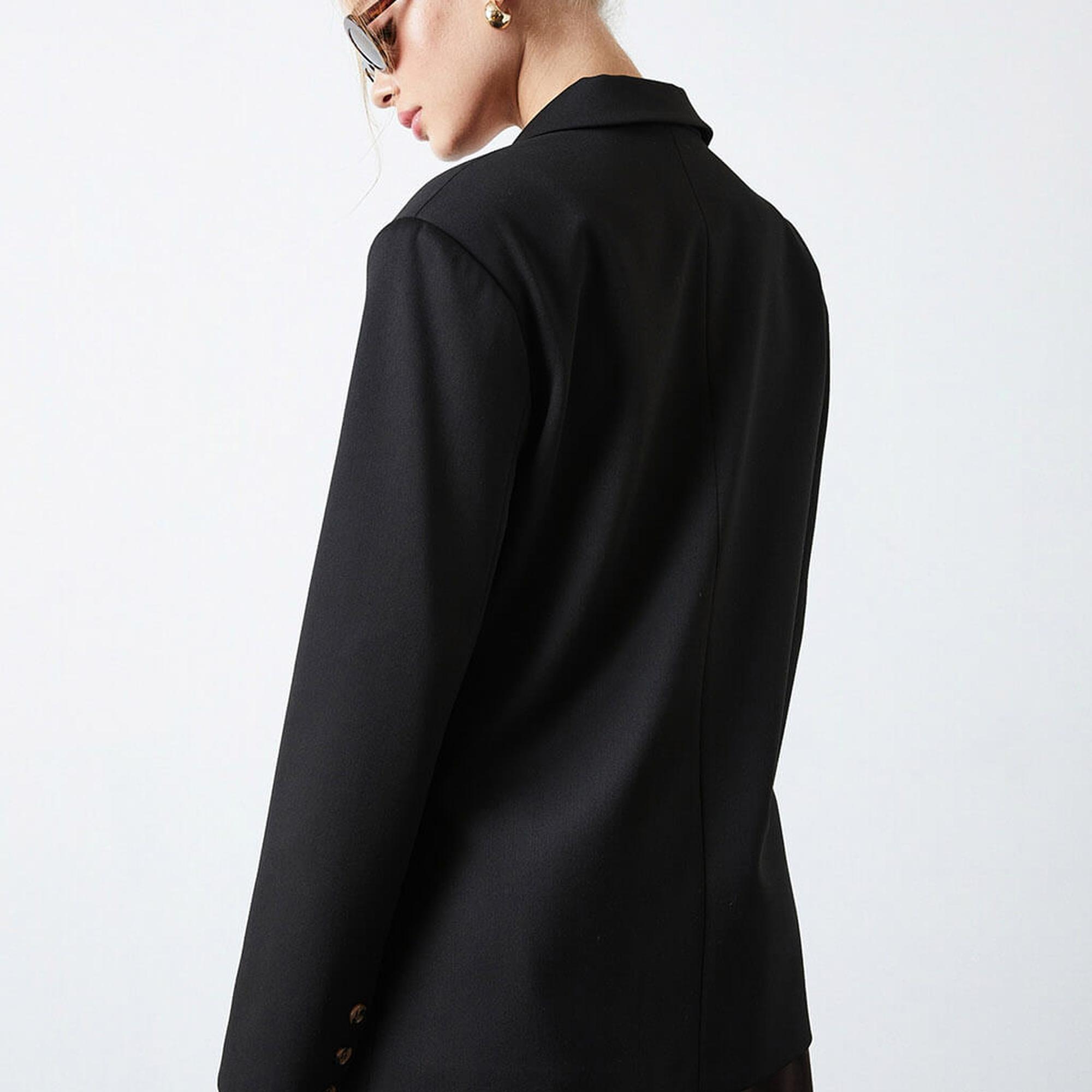 Tek Düğmeli V Kesim Ceket