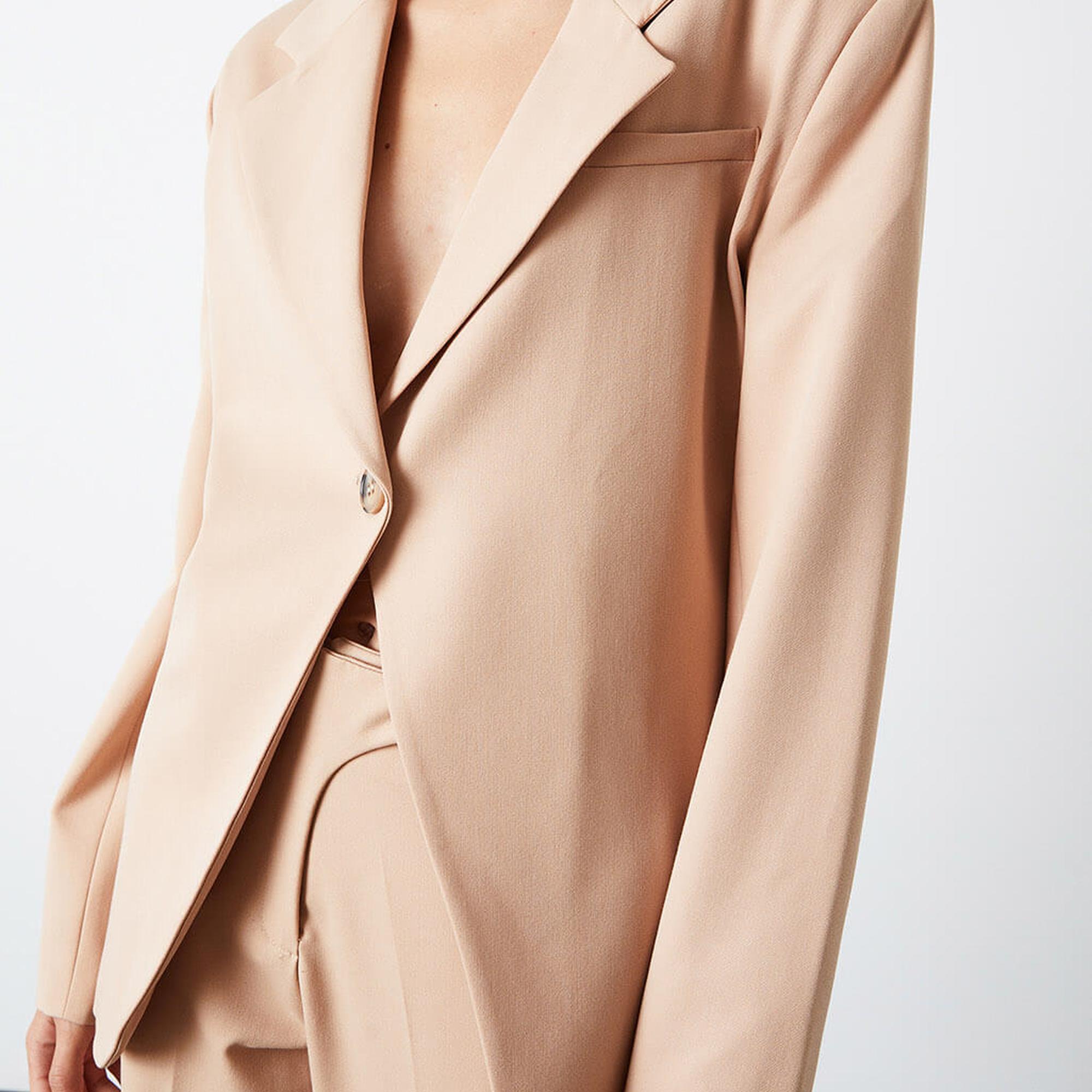 Tek Düğmeli V Kesim Ceket