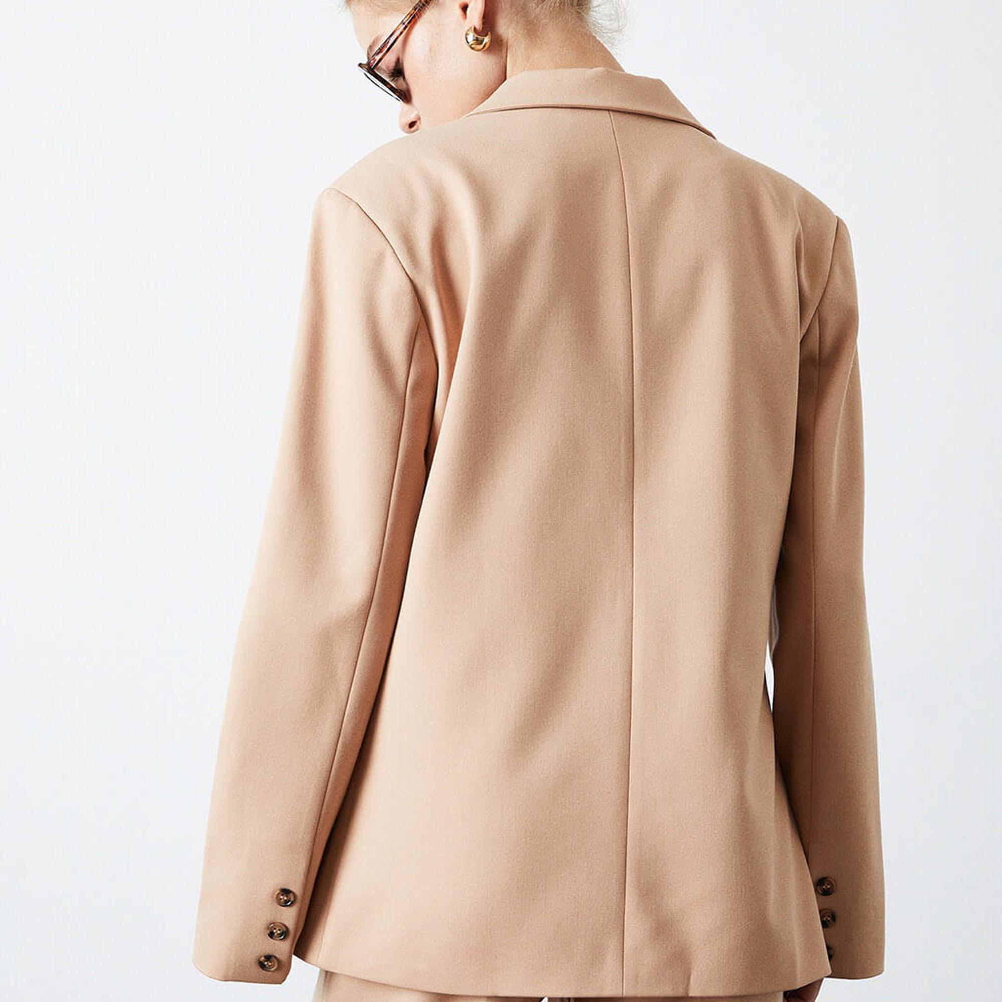 Tek Düğmeli V Kesim Ceket