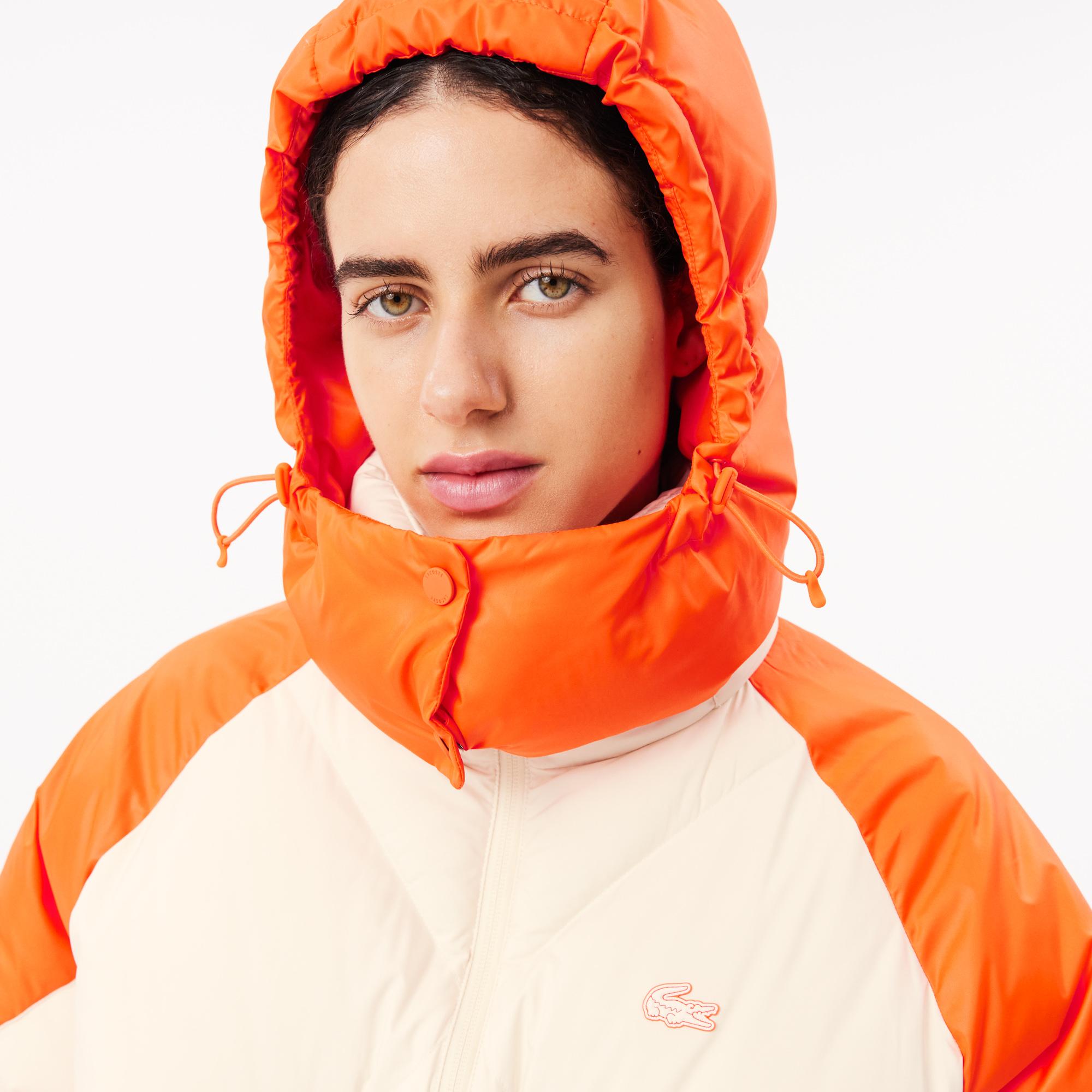 Kadın Oversize Fit Kapüşonlu Renk Bloklu Krem Şişme Mont