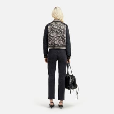  KADIN SİYAH METALİK DESENLİ CEKET