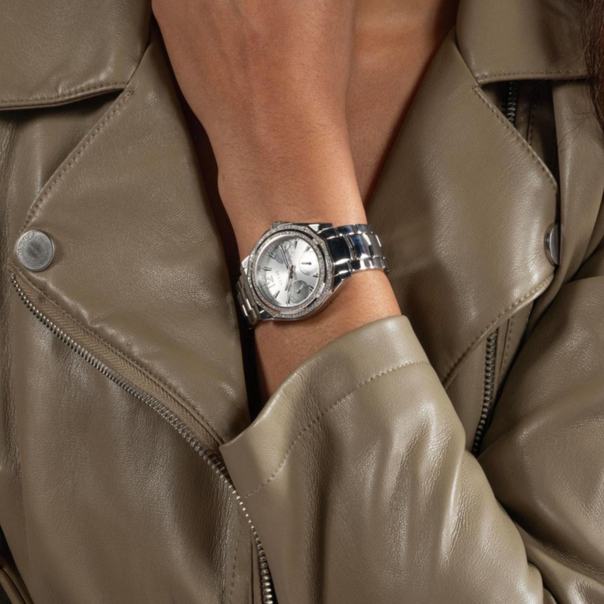 Guess GUGW0685L1 Kadın Kol Saati