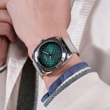  Guess GUGW0794G1 Erkek Kol Saati