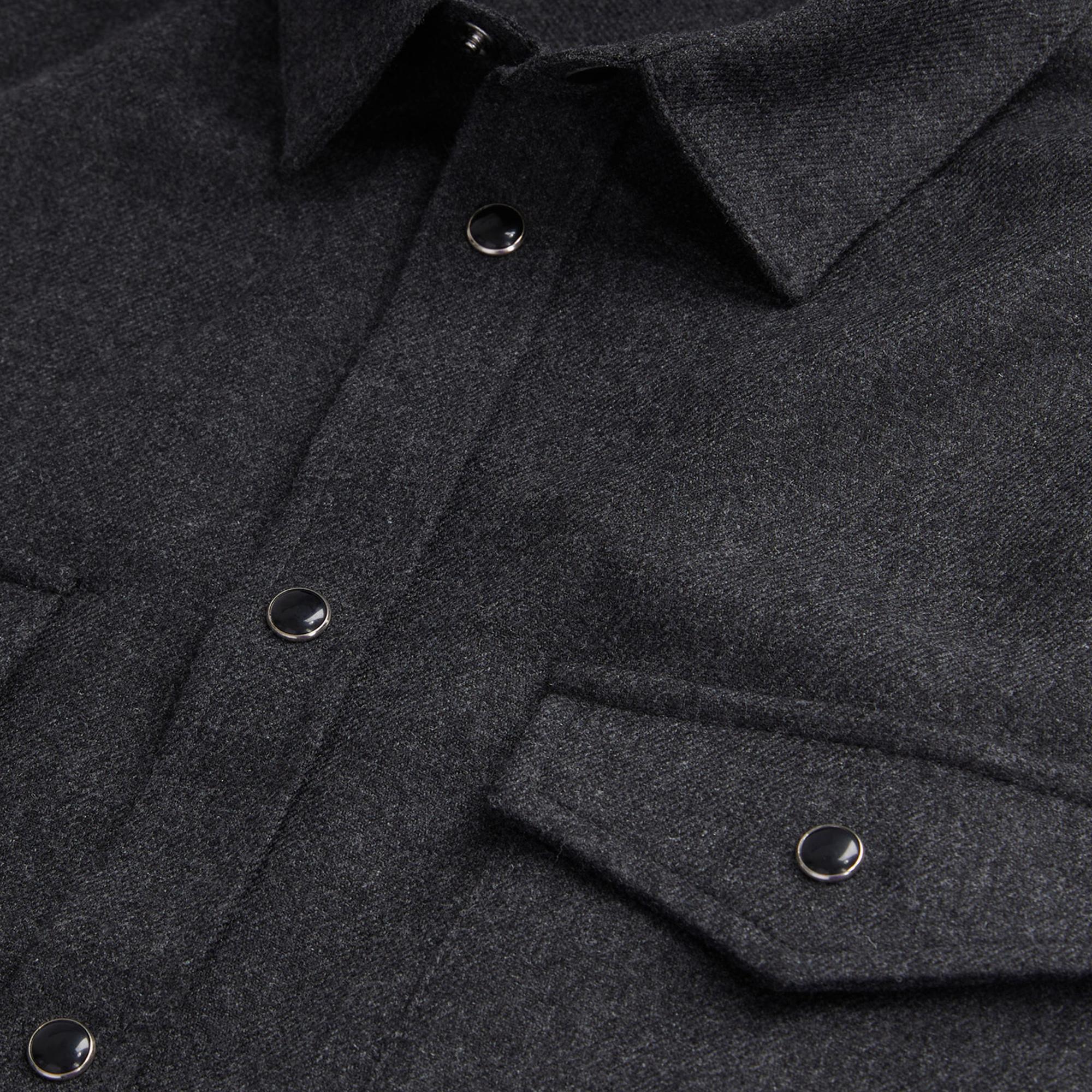 ERKEK LOGO BASKILI GRİ GÖMLEK