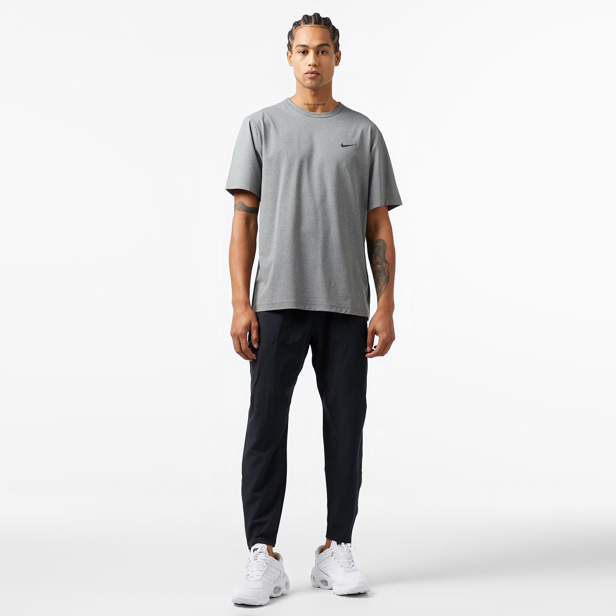 Nike Dri-Fit Hyverse Erkek Gri T-Shirt