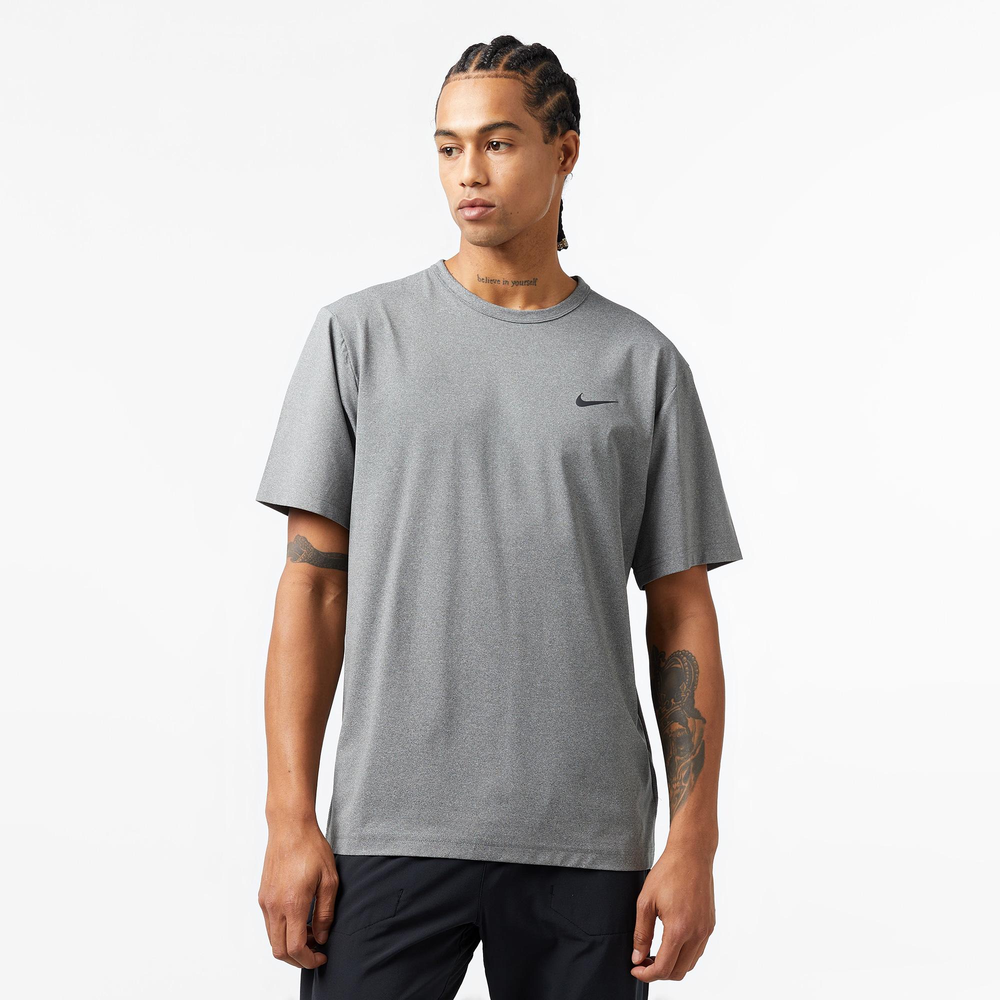 Nike Dri-Fit Hyverse Erkek Gri T-Shirt