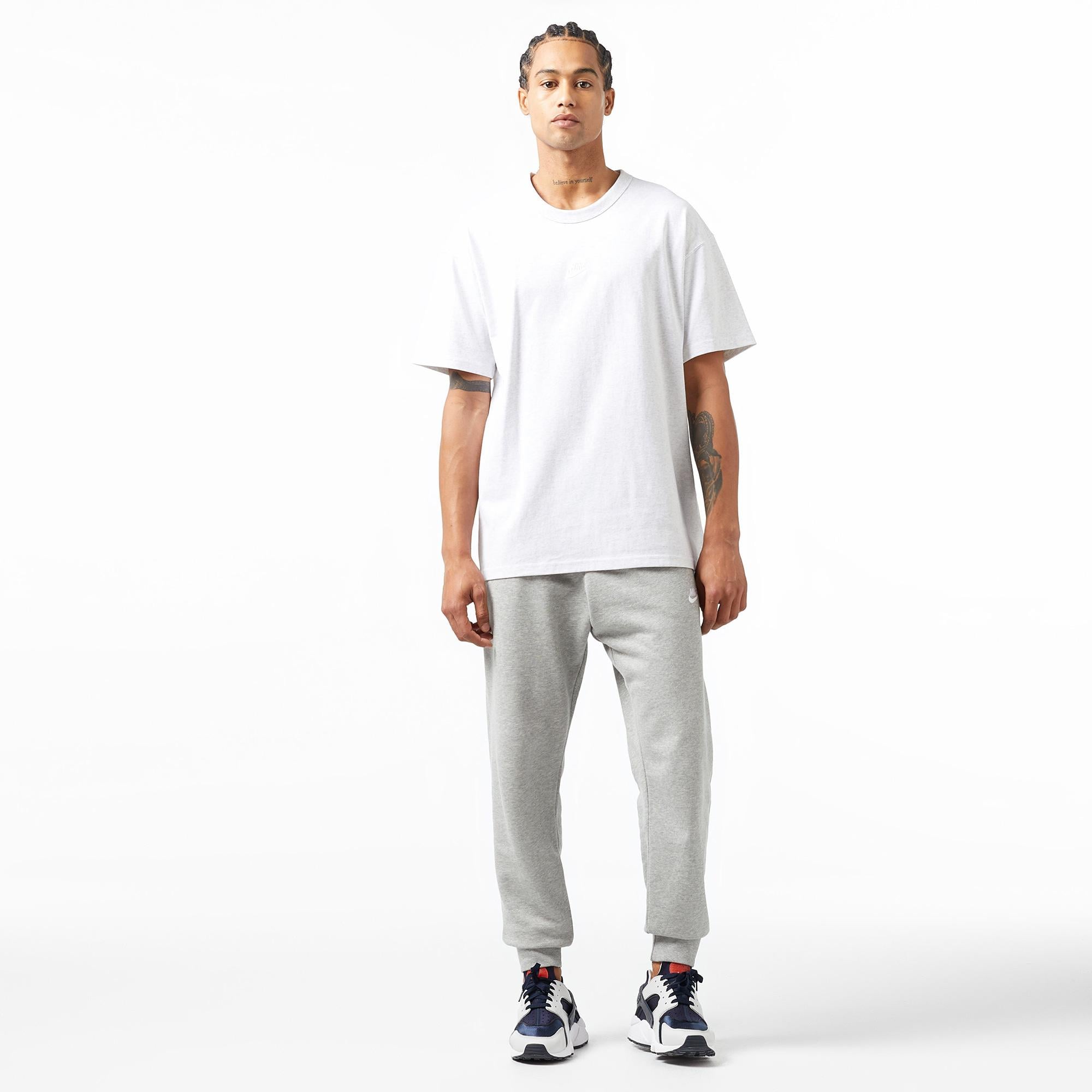 Nike Sportswear Premium Essentials Erkek Krem Rengi T-Shirt