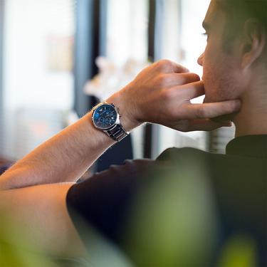  Emporio Armani AR2448 Erkek Kol Saati