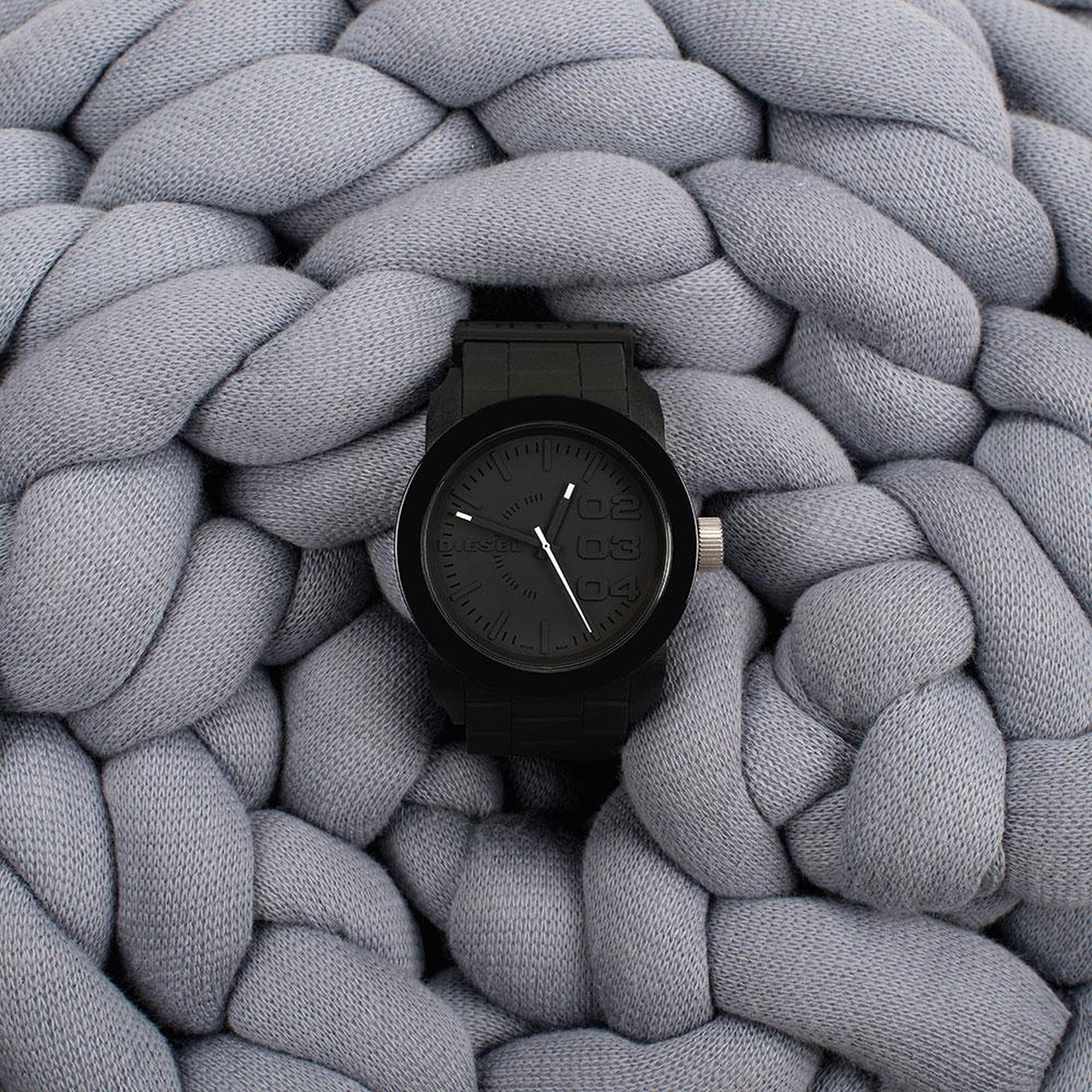 Diesel DZ1437  Kol Saati