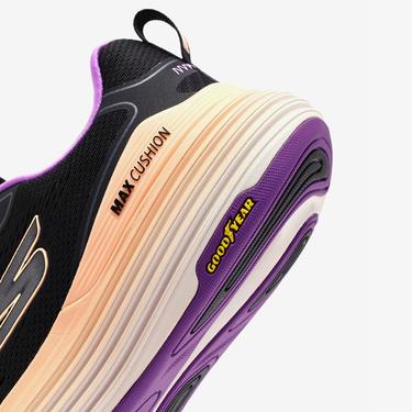  Skechers Max Cushioning Suspension High Road Kadın Siyah Koşu Ayakkabısı