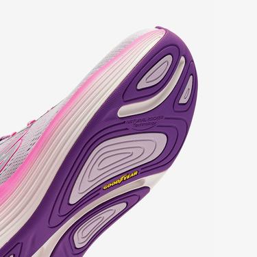  Skechers Max Cushioning Suspension High Road Kadın Gri Koşu Ayakkabısı