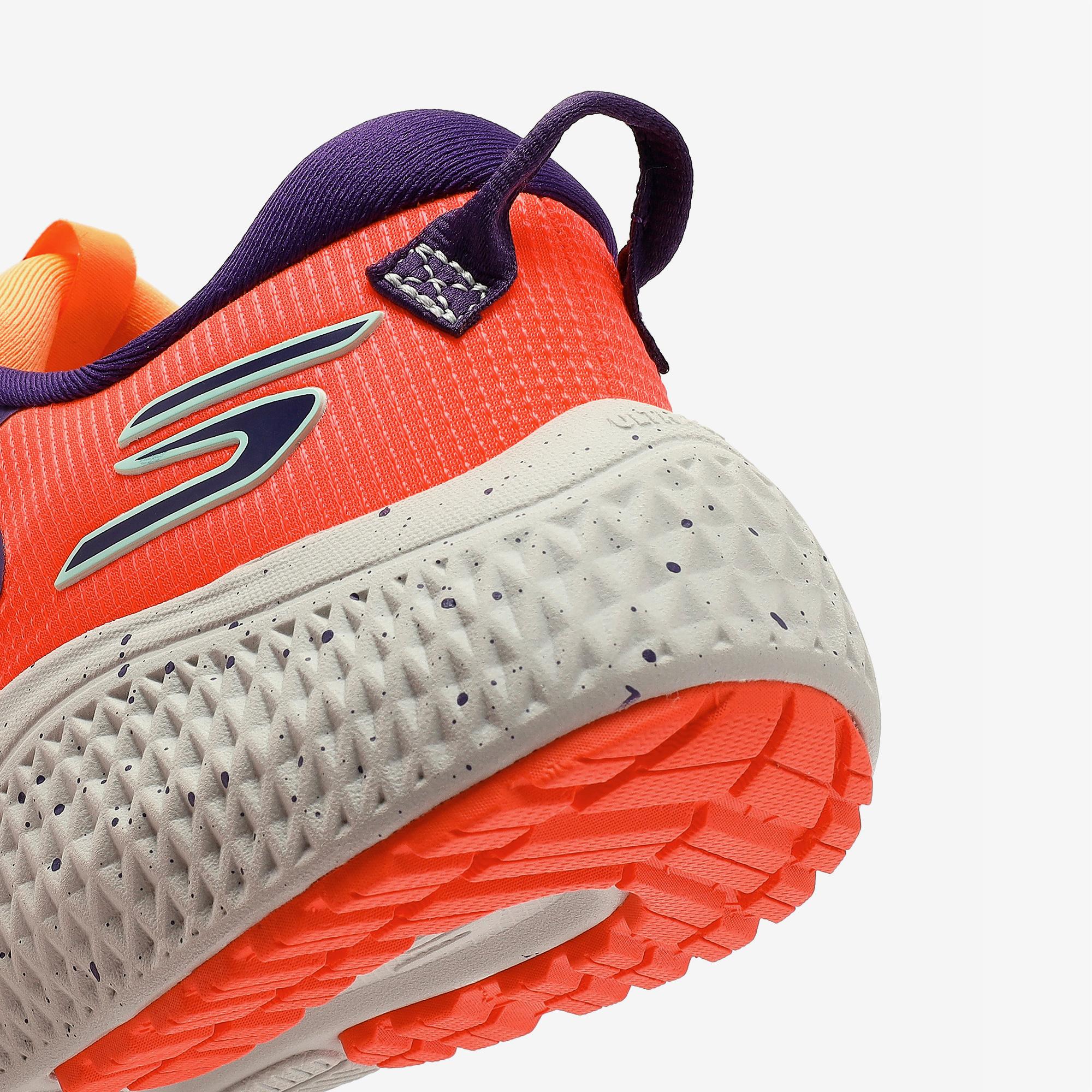 Skechers Go Run Supersonic Max AT Kadın Turuncu Koşu Ayakkabısı