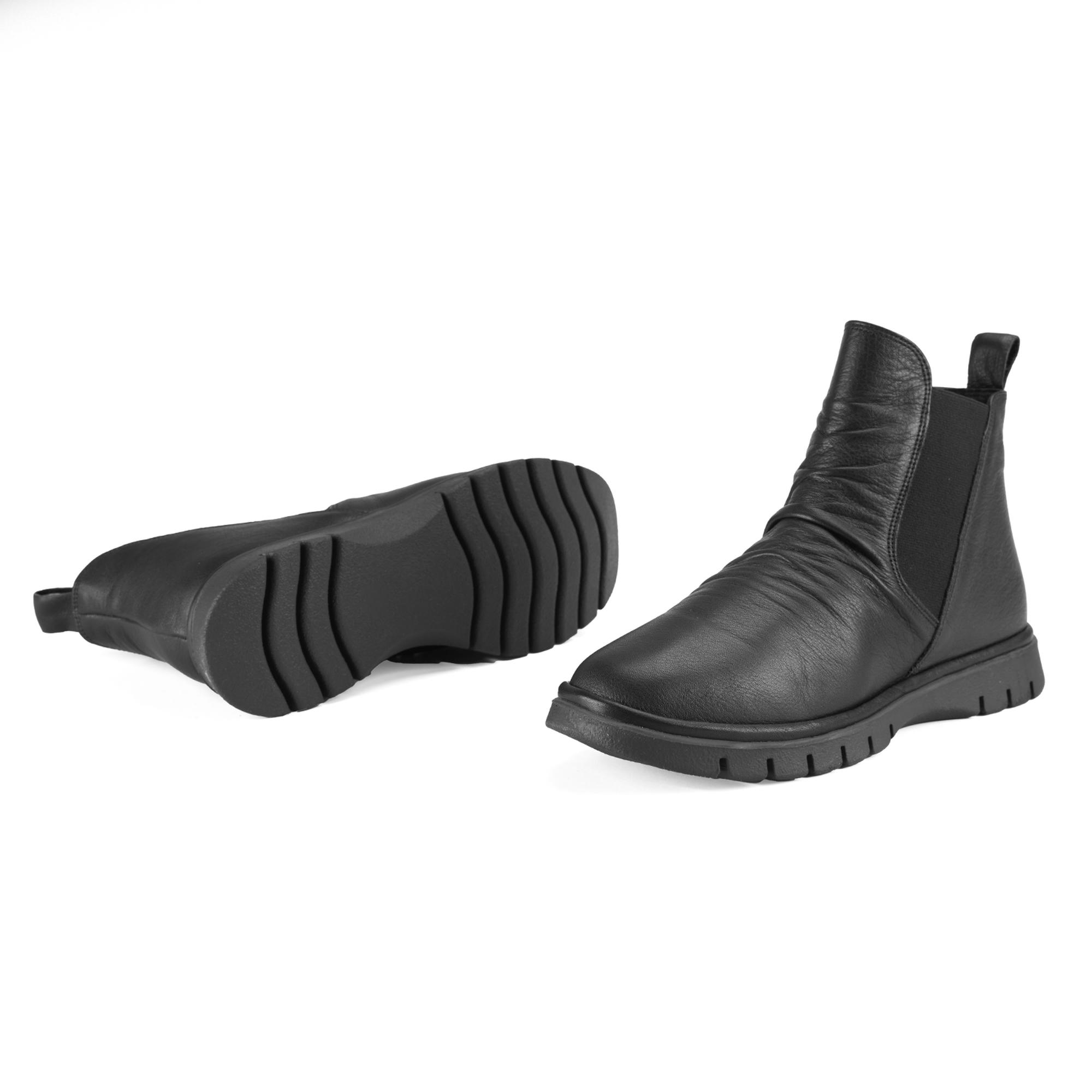 Kadın Siyah Lastikli Deri Bot