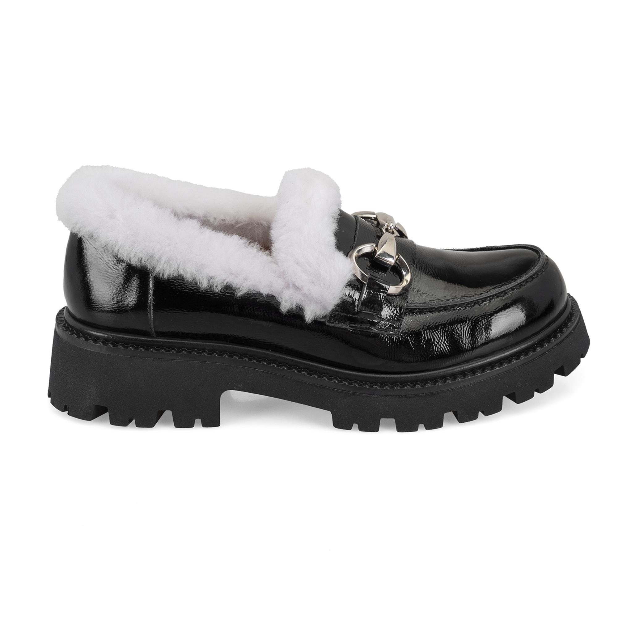 Kadın Siyah Toka Aksesuarlı Deri Loafer