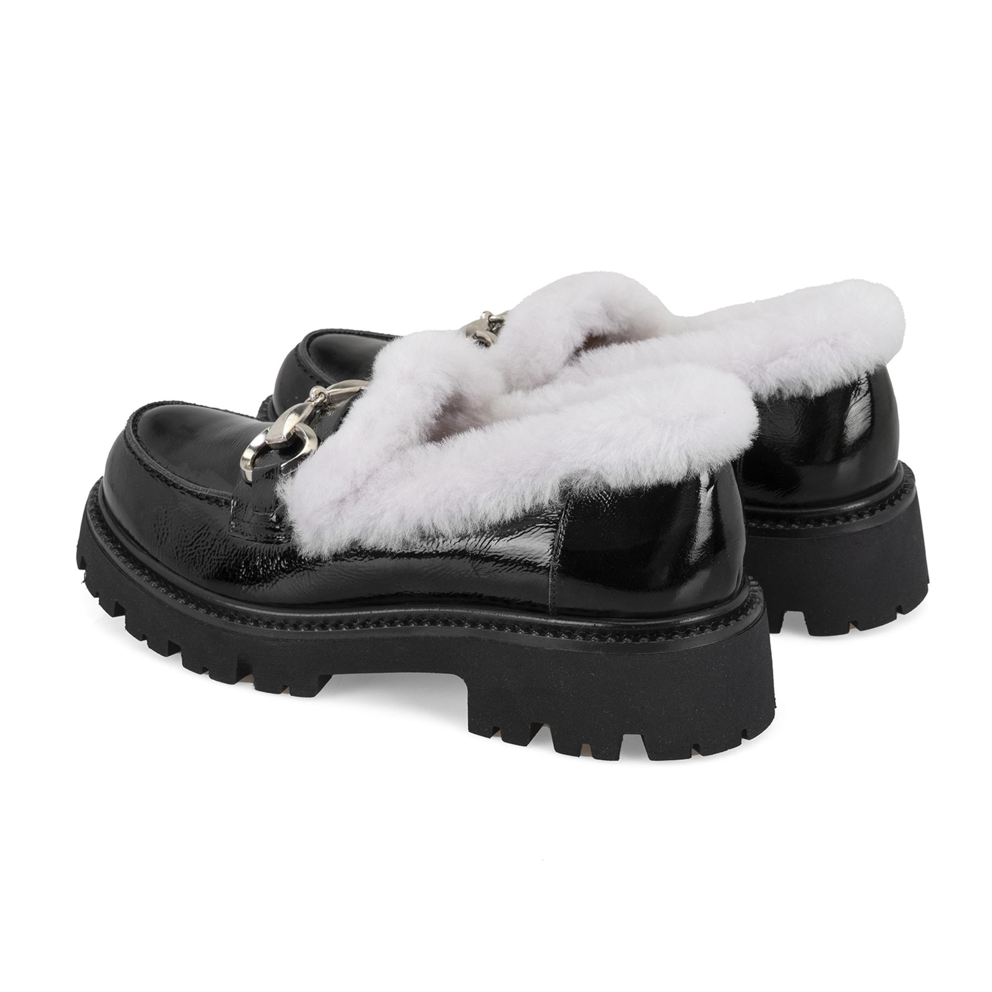 Kadın Siyah Toka Aksesuarlı Deri Loafer