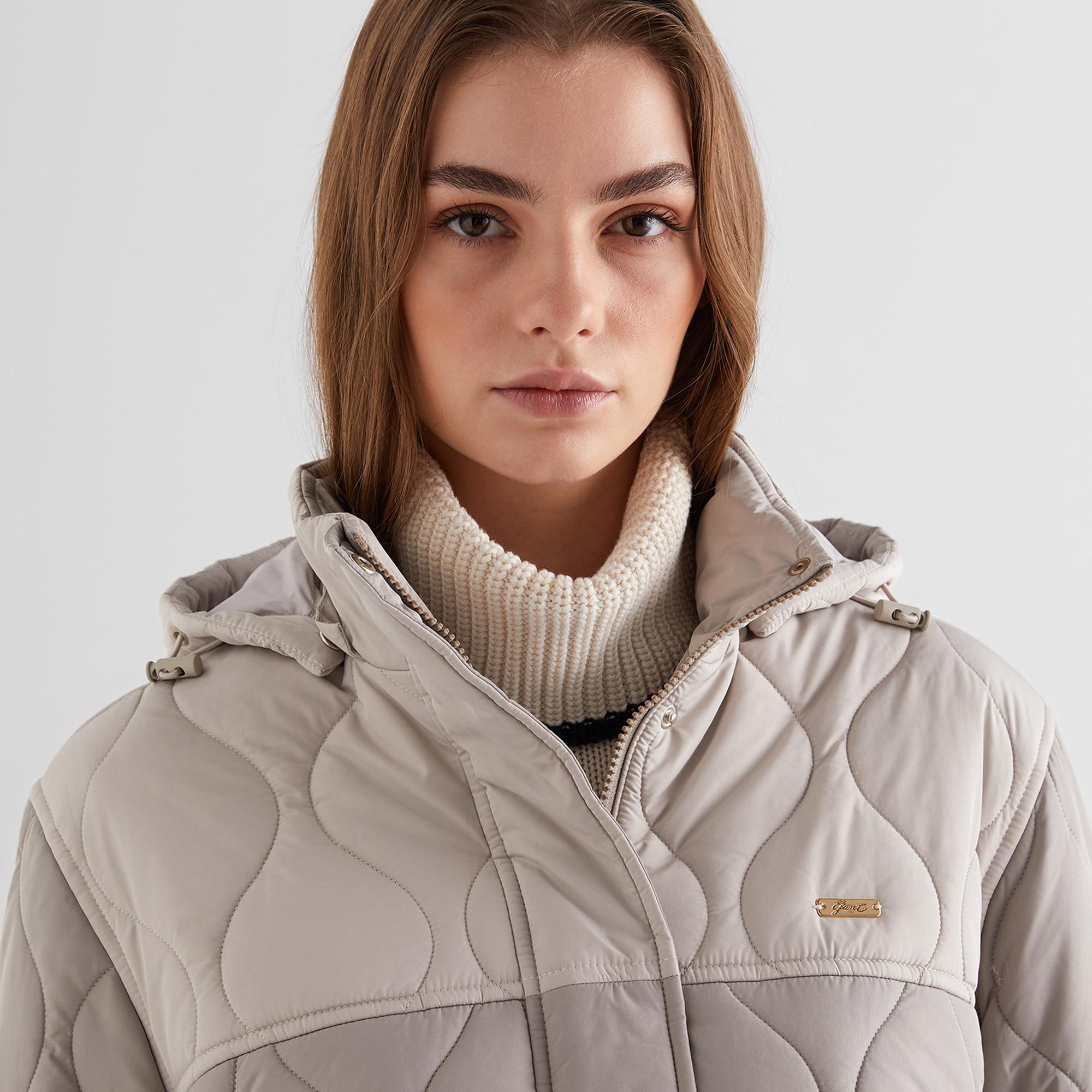 GANT Kadın Bej Kapüşonlu Kapitone Mont