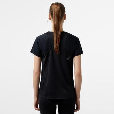  Nike Dri-Fit Race Kadın Siyah T-Shirt