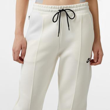  Nike Sportswear Tech Fleece Mid Rise Kadın Beyaz Eşofman Altı