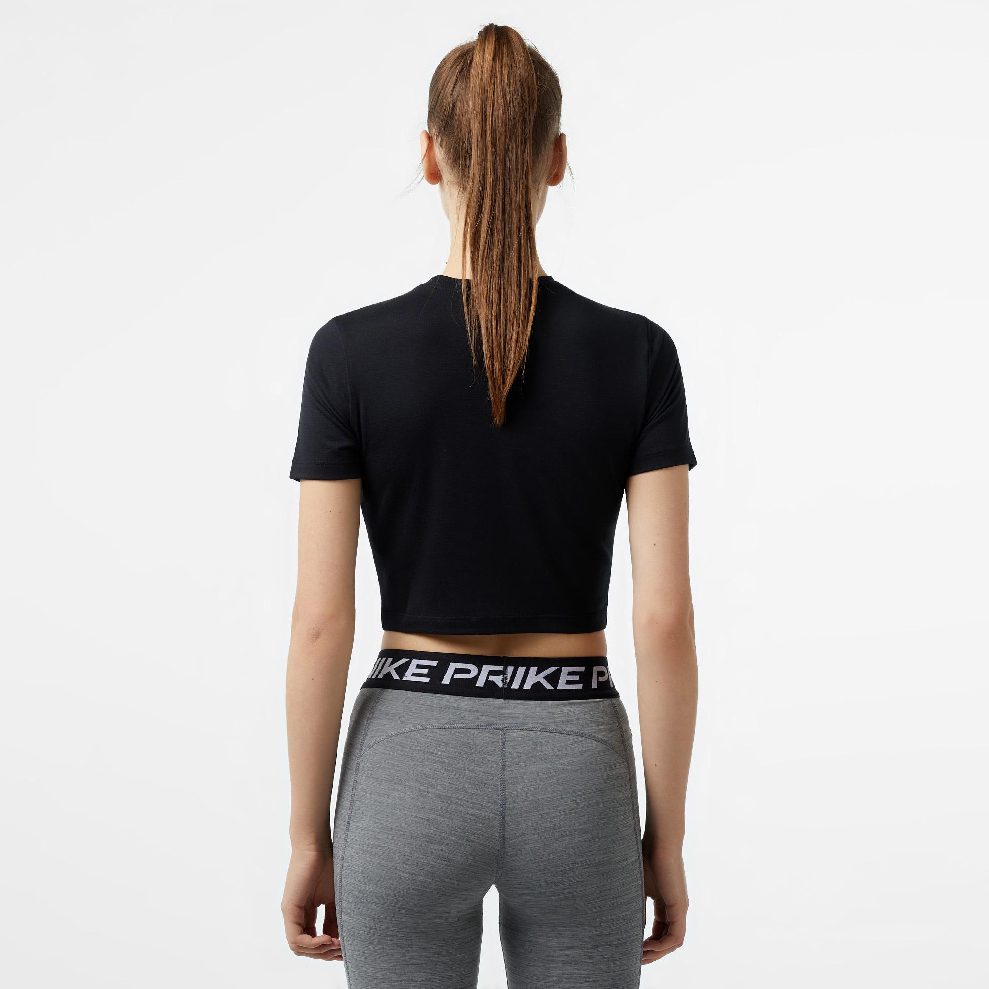 Nike Sportswear Essential Slim Crop Kadın Siyah T-Shirt