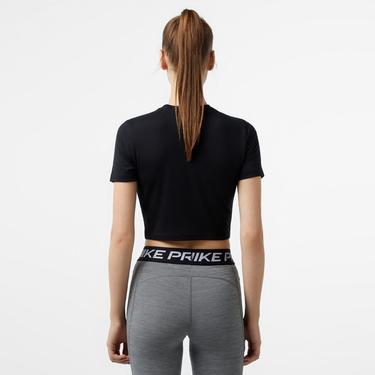  Nike Sportswear Essential Slim Crop Kadın Siyah T-Shirt