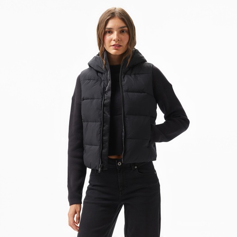  Calvin Klein Kadın Siyah Yelek