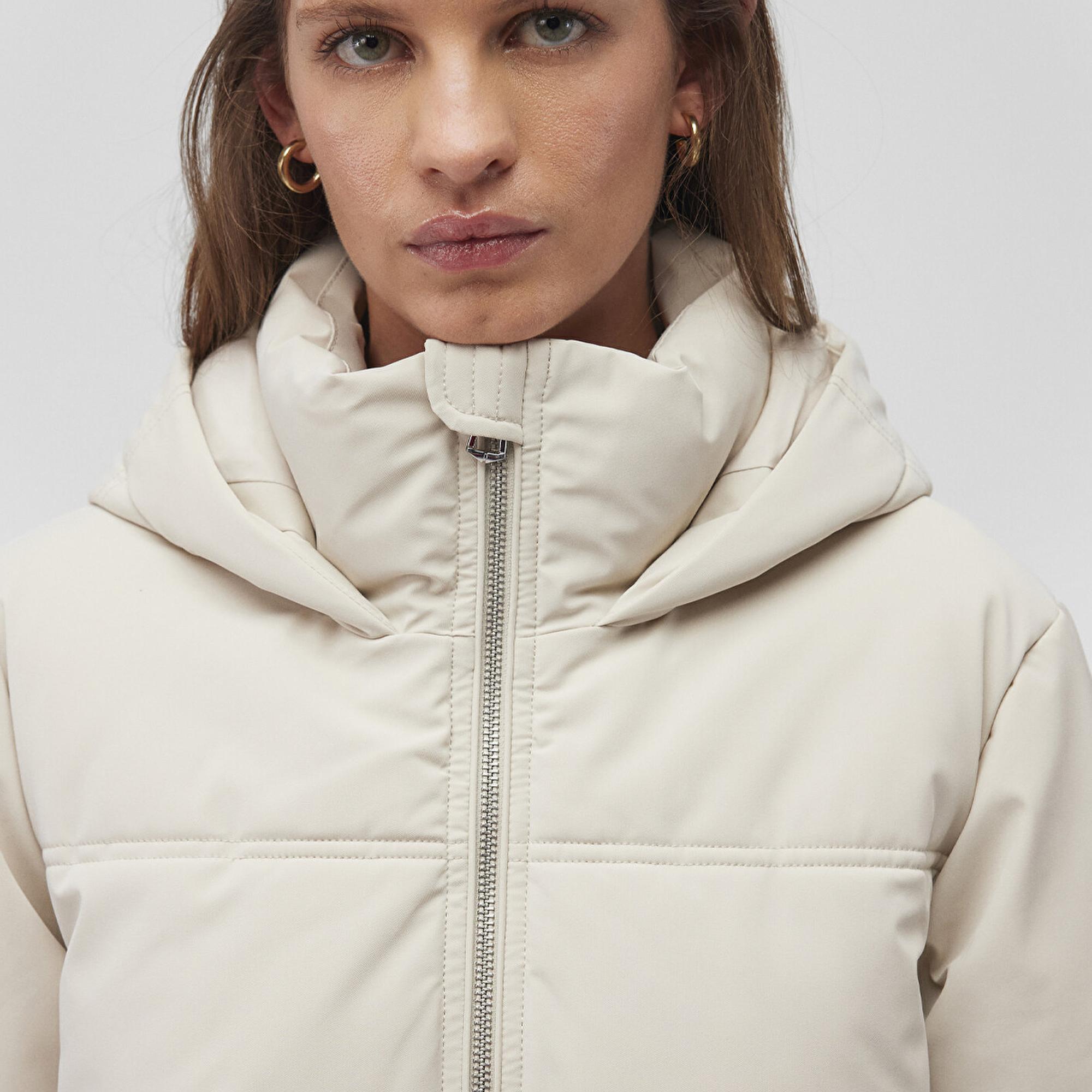 Mavi Kapüşonlu Bej Şişme Mont 1110445-70143