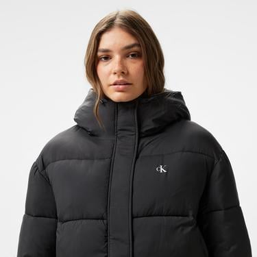  Calvin Klein Jeans Logo Short Hooded Puffer Kadın Siyah Mont