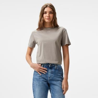  Calvin Klein Nano Logo Regular Kadın Gri T-Shirt