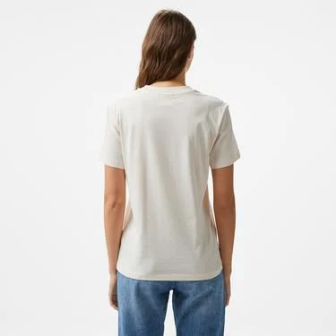  Calvin Klein Hero Logo Regular Kadın Krem T-Shirt