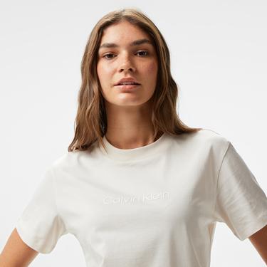  Calvin Klein Hero Logo Regular Kadın Krem T-Shirt